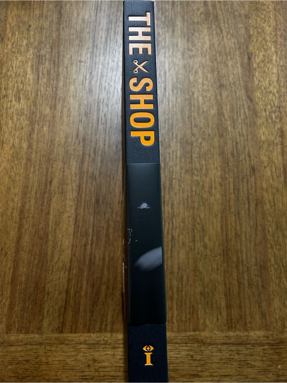 🆕 “THE SHOP” Hardcover Book - Foreword by LeBron James - Picture 4 of 4